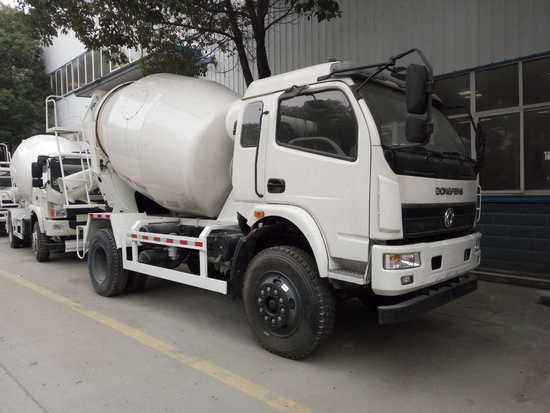 東風(fēng)5方混凝土攪拌運(yùn)輸車(chē)